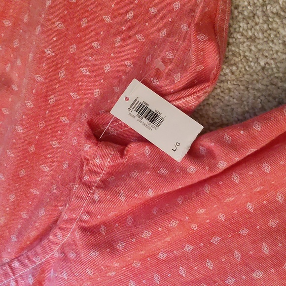 Old Navy Men's Long Sleeve Button Up Graphic Print Shirt - Picture 3 of 4